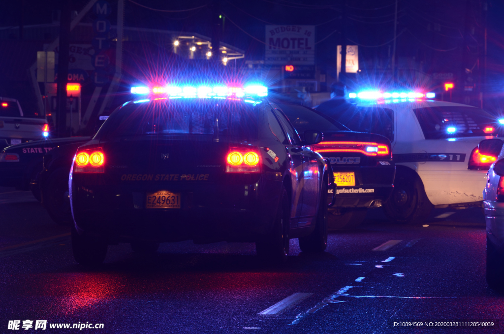 警車