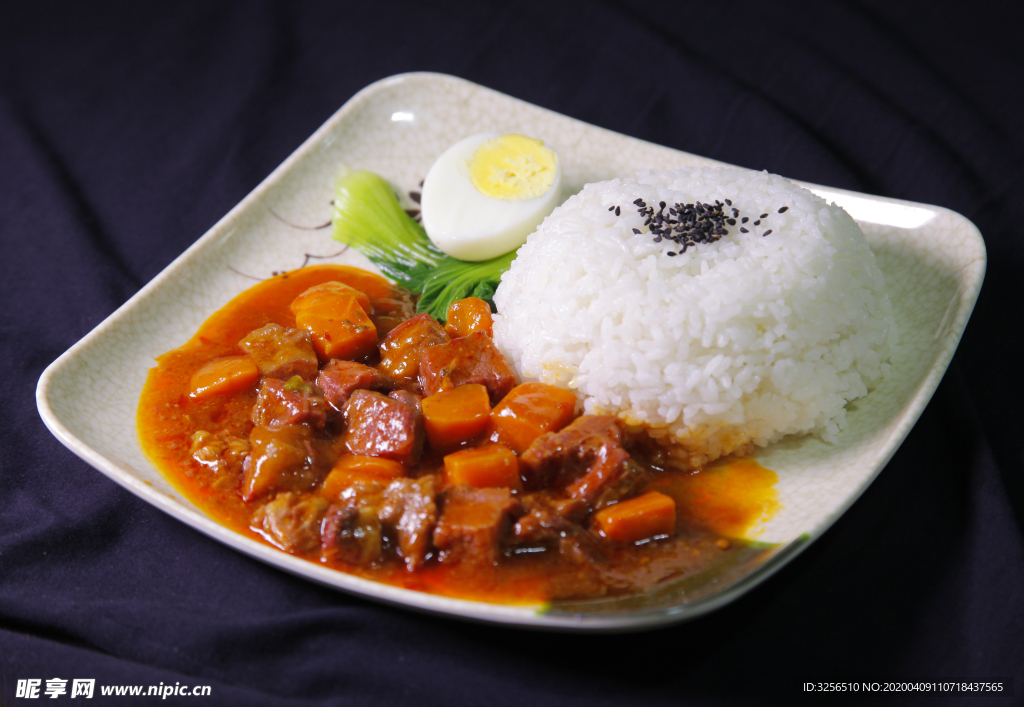 紅燒牛腩蓋飯