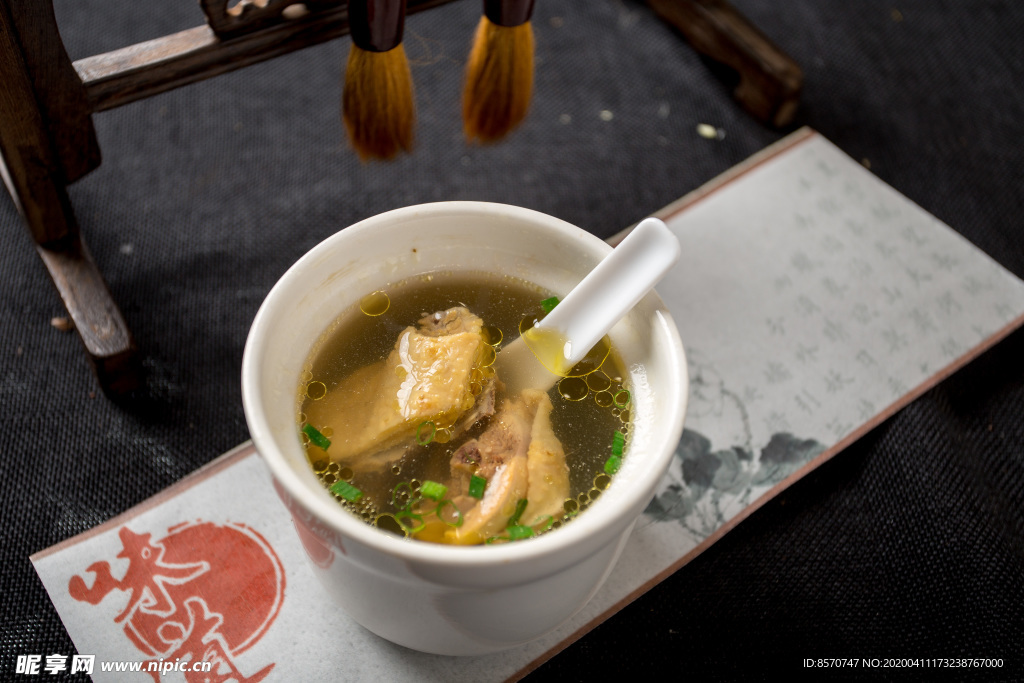滋補養生土雞盅