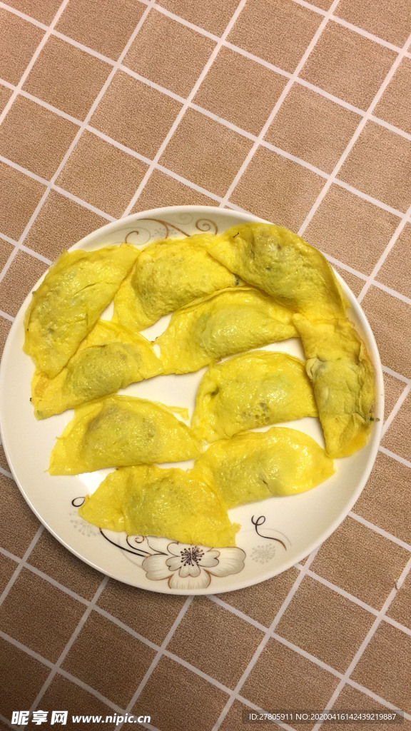 家庭手工自制美味蛋餃