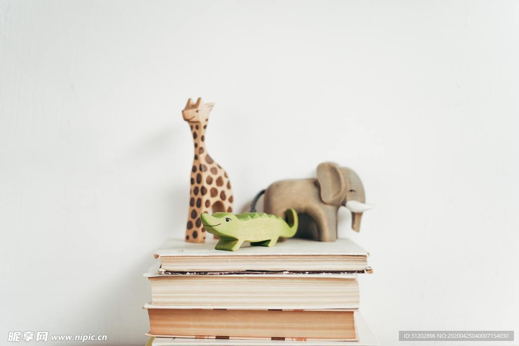 书 动物玩具 积木
