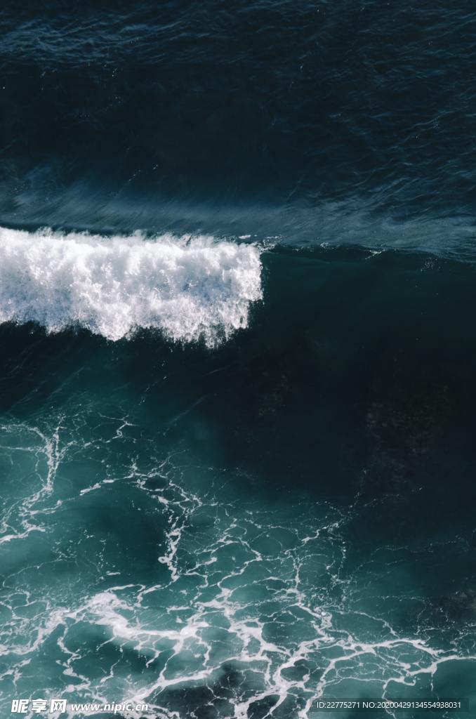 海洋巨浪