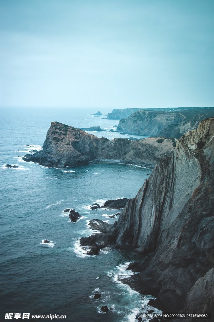 海岸悬崖峭壁图片