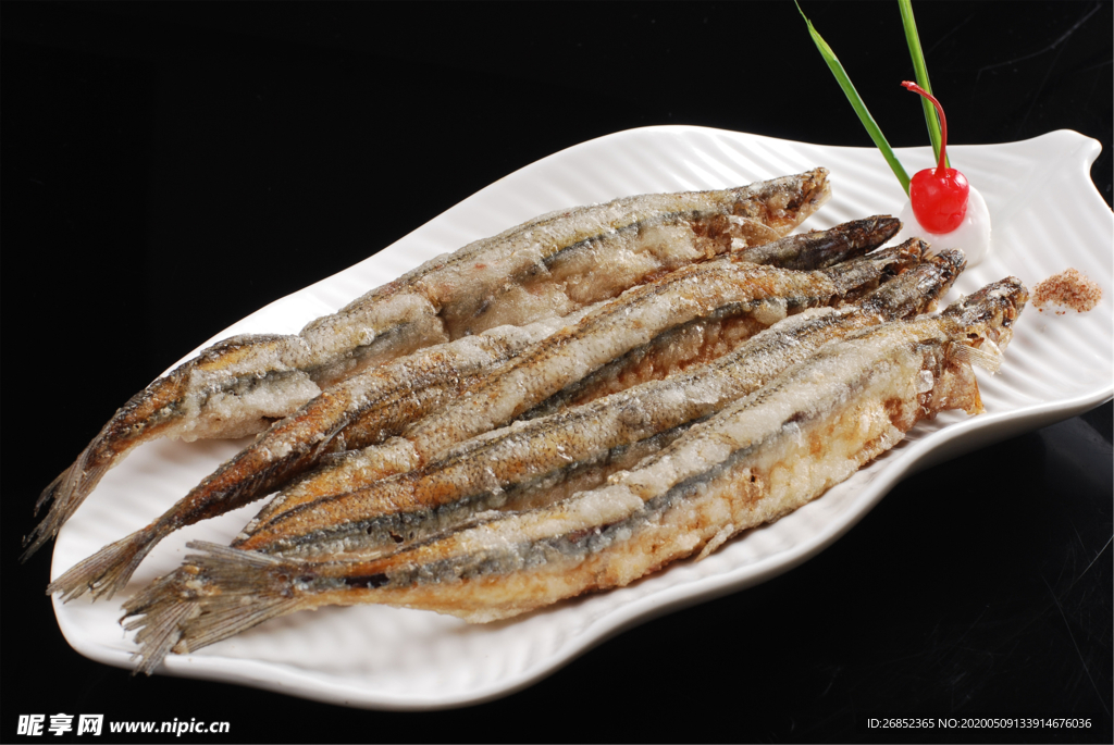 椒鹽秋刀魚(yú)
