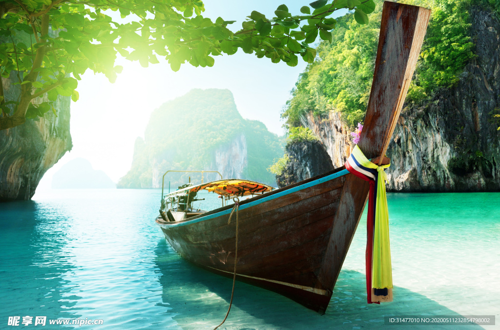 泰国海岸线小木船