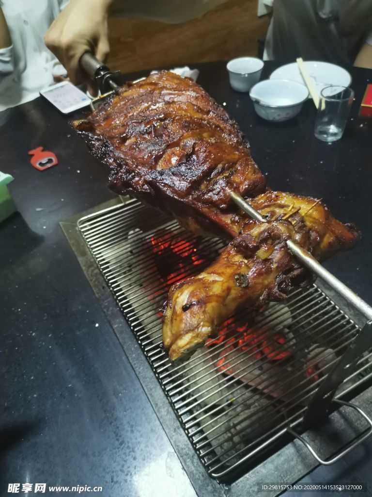 烤羊腿