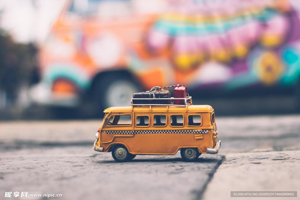 小小卡通汽車