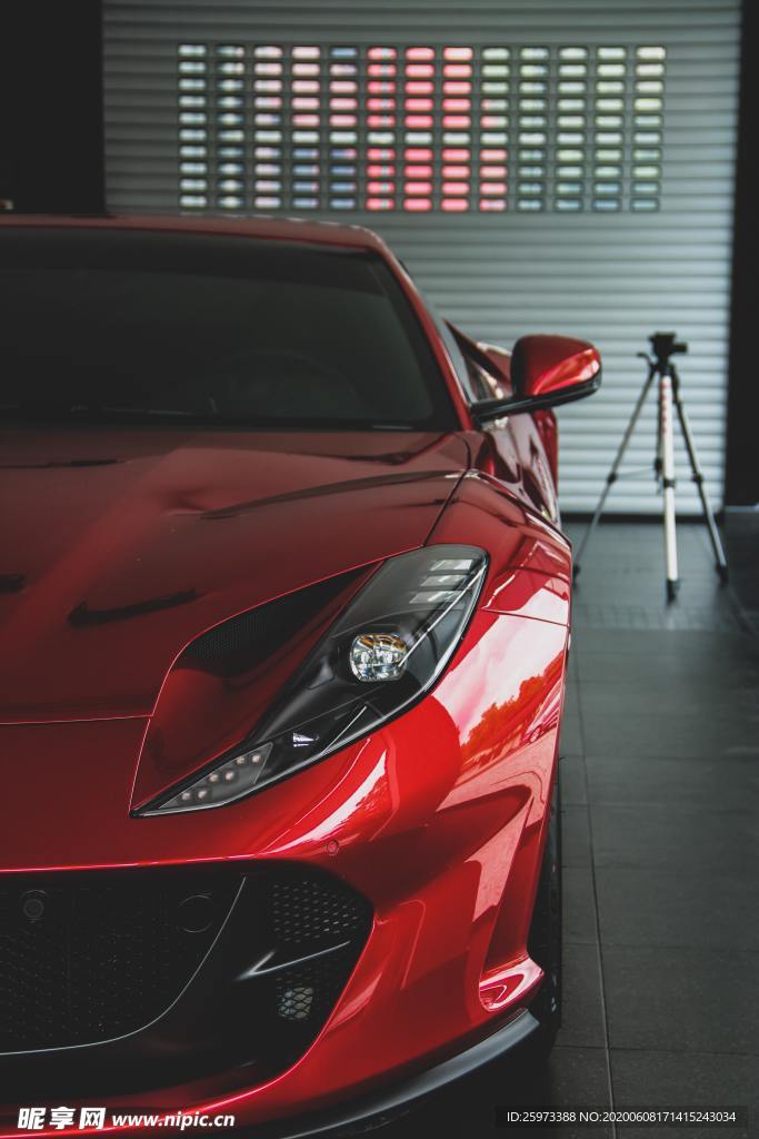 紅色汽車