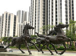 骏马雕塑奔跑的马