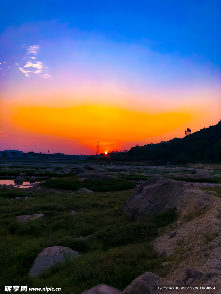 靈山晚霞
