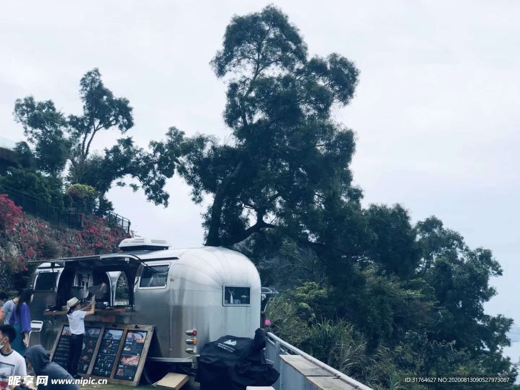山上的餐車
