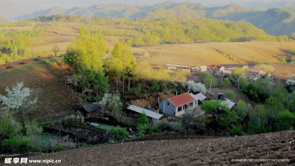 撫順山村景色