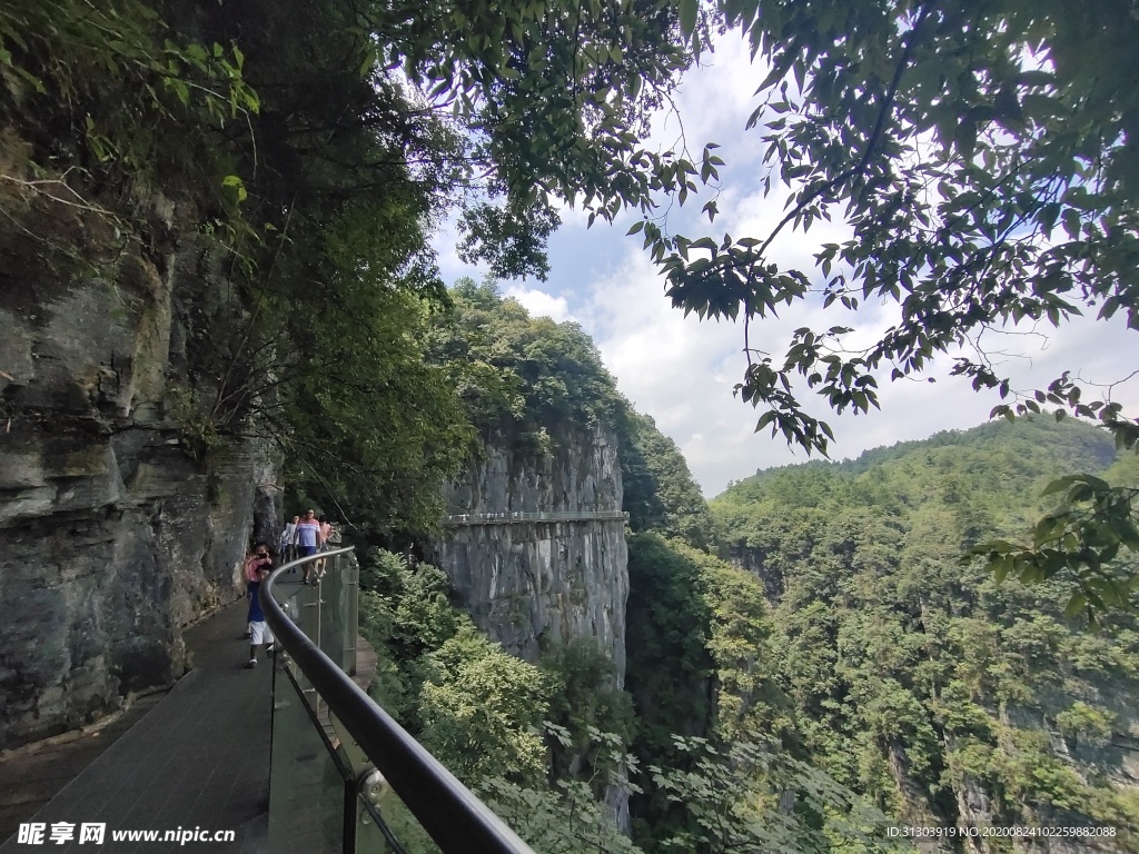 矮寨玻璃懸崖棧道