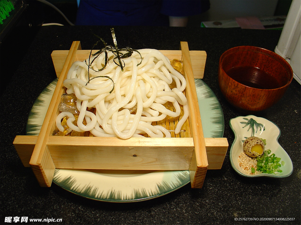 冷烏冬面