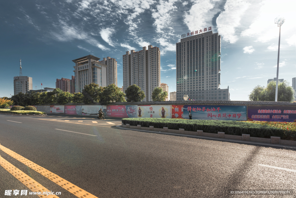 城市建筑街道高樓背景素材