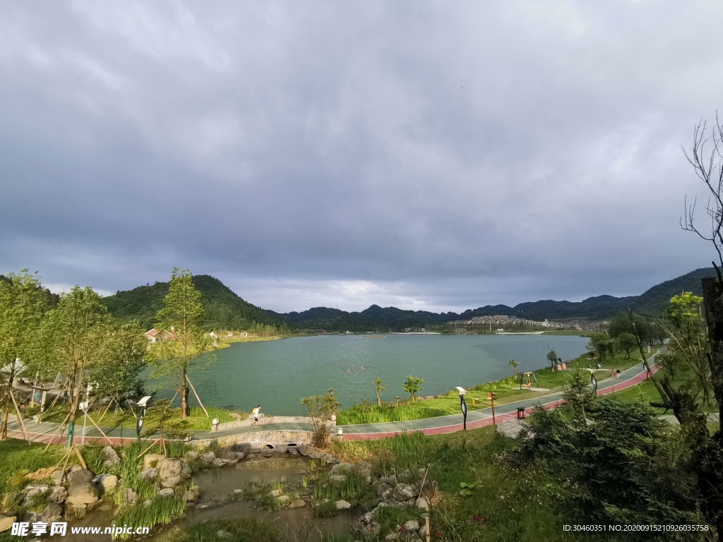 南天湖湖邊