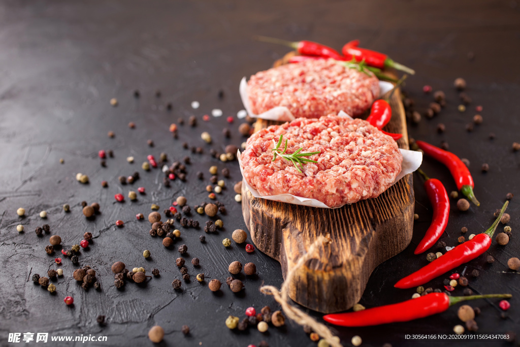 肉餡美食食材黑色背景素材