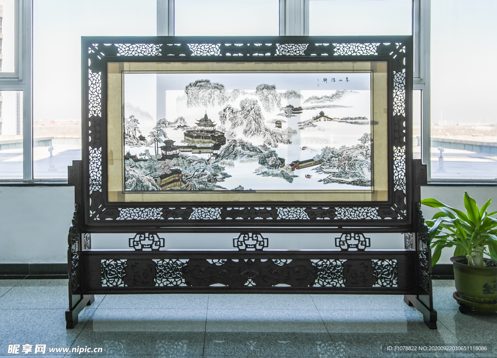 中式大氣屏風(fēng)裝飾