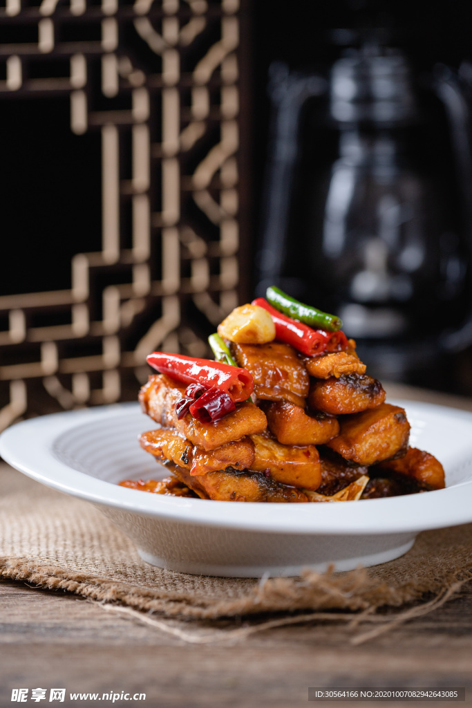 紅燒帶魚(yú)美食食材背景海報(bào)素材