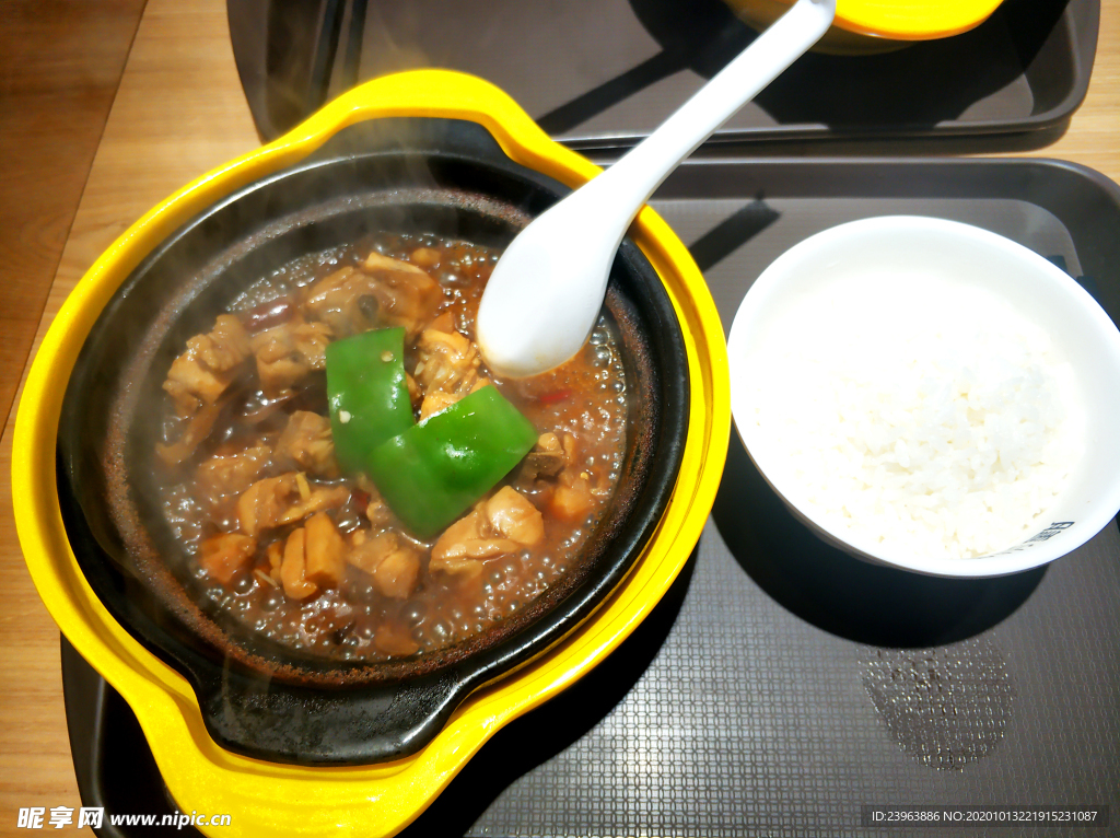 黃燜雞米飯