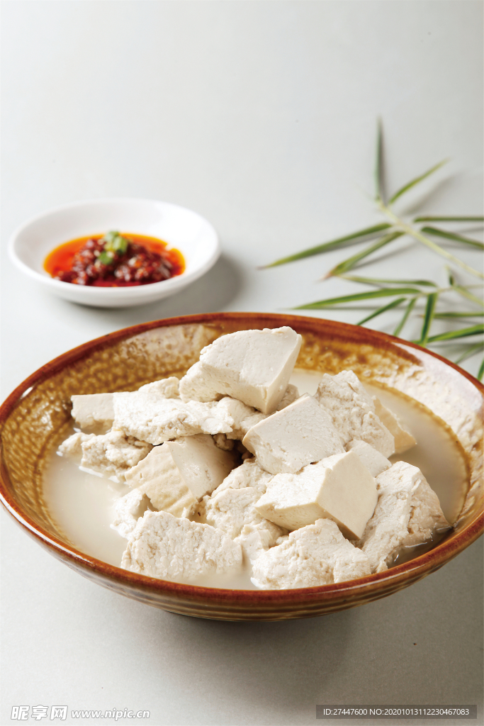 沾醬老豆腐