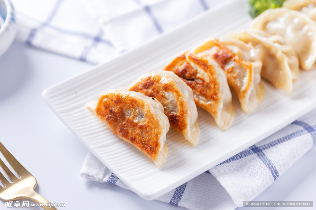 煎餃美食食材海報素材