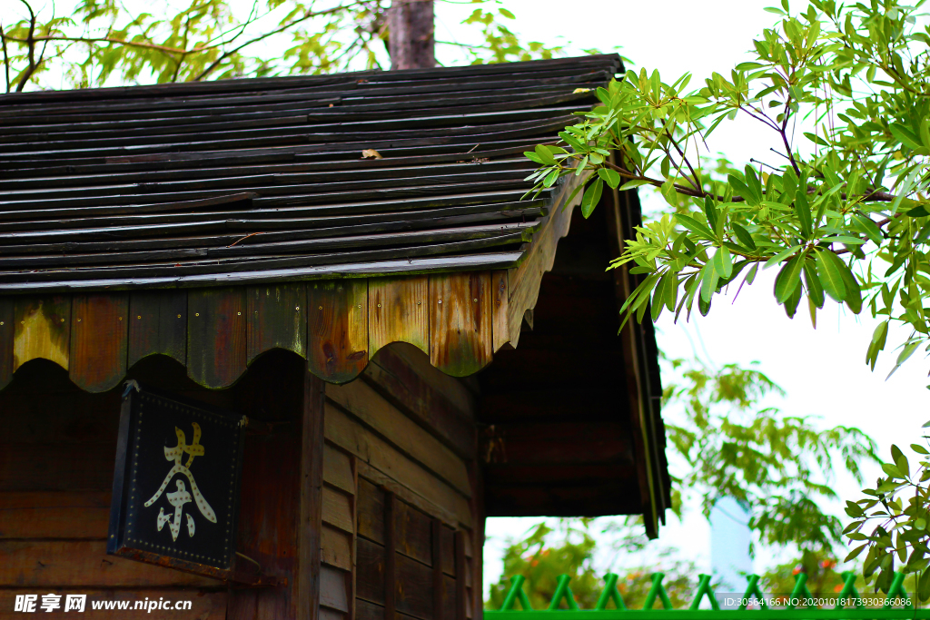 屋檐建筑中式復古背景海報素材