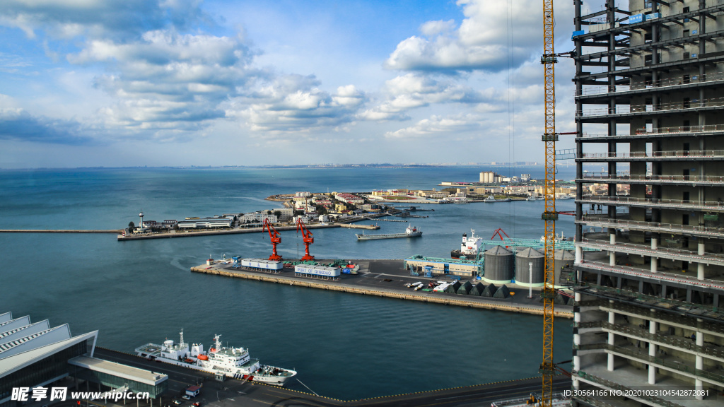 高樓建筑大樓碼頭背景海報素材