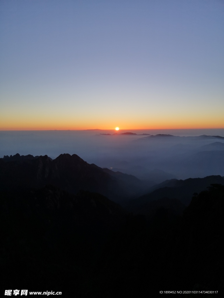 山頂日出