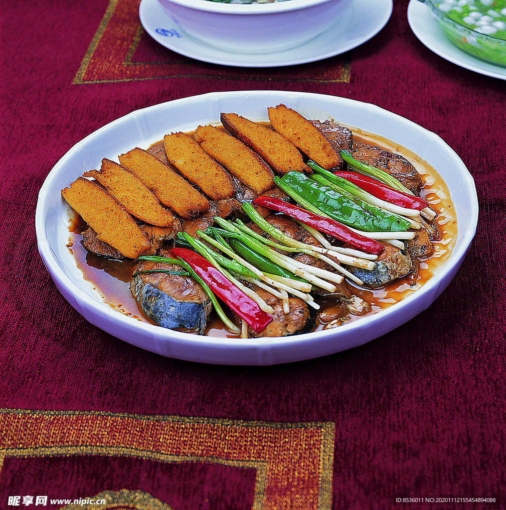 家常菜鲅魚燴餅子