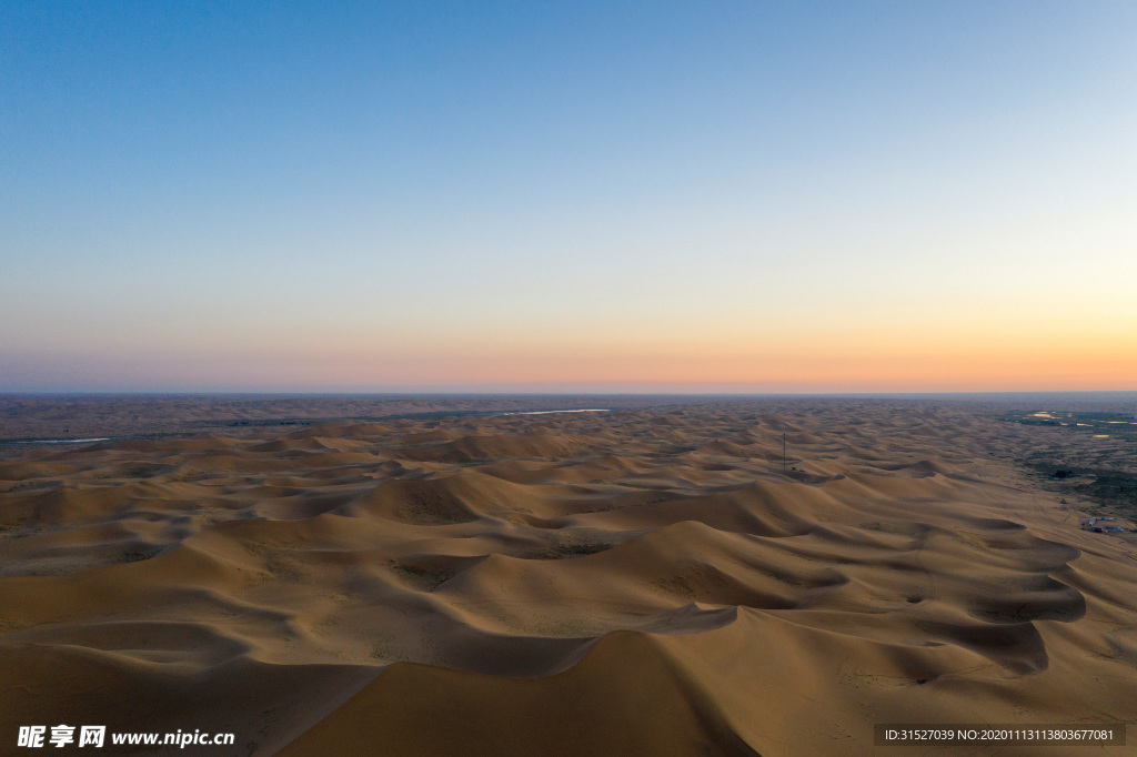 沙漠落日壮观景色