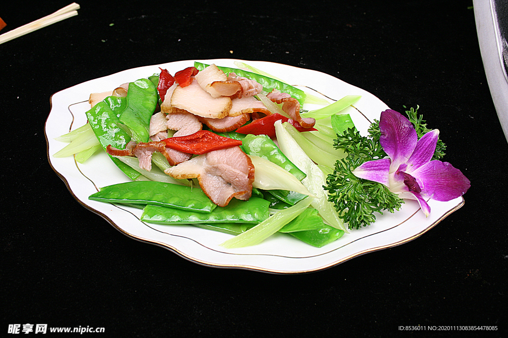 家常菜荷芹臘肉