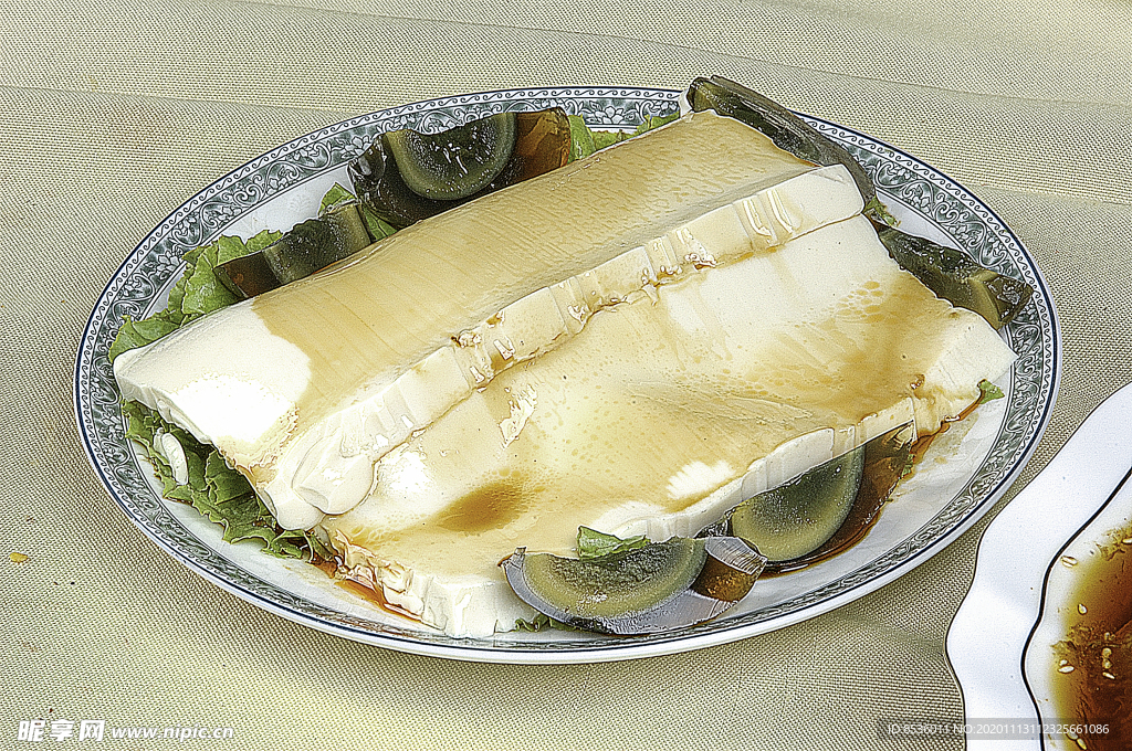 家常菜皮蛋豆腐