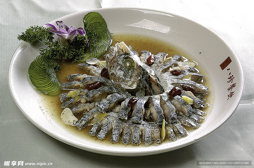 家常菜盤龍帶魚