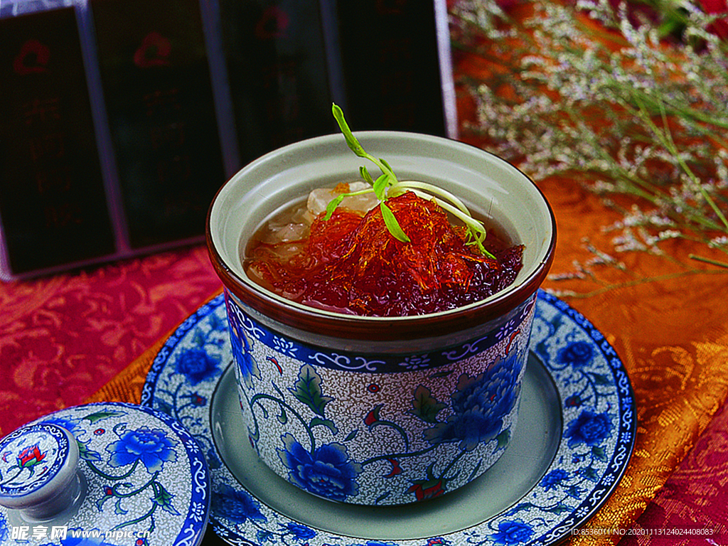 豫菜阿膠雪蓮燉血燕
