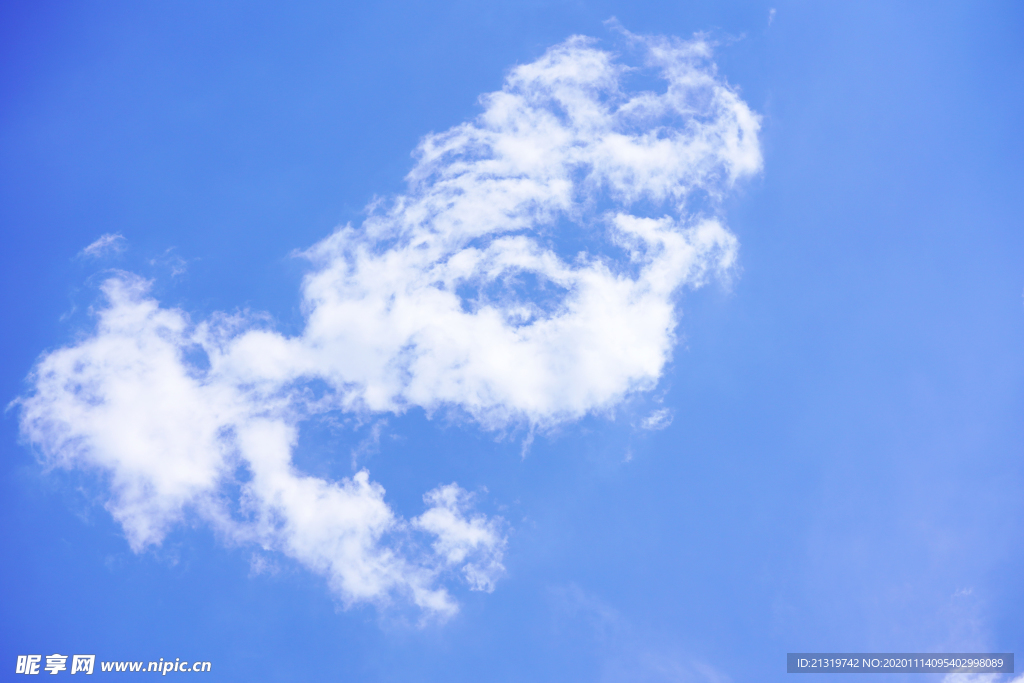高空白云攝影