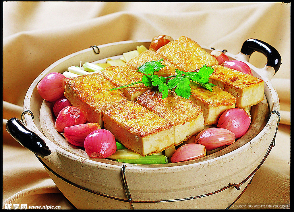 豫菜砂鍋?zhàn)尪垢? />
                            </div>
                    </div>
                </div>



                <div   id=