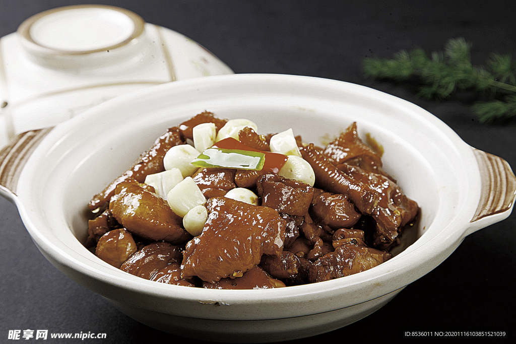 淮揚(yáng)菜開煲紫雞