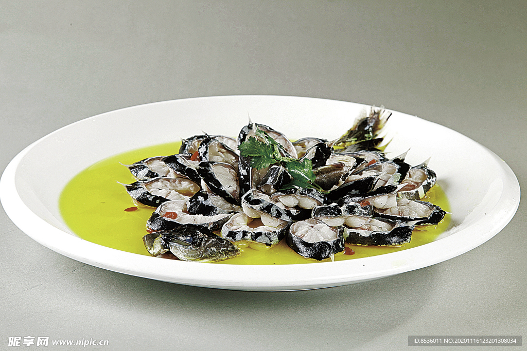 淮揚(yáng)菜清蒸長江鰻魚