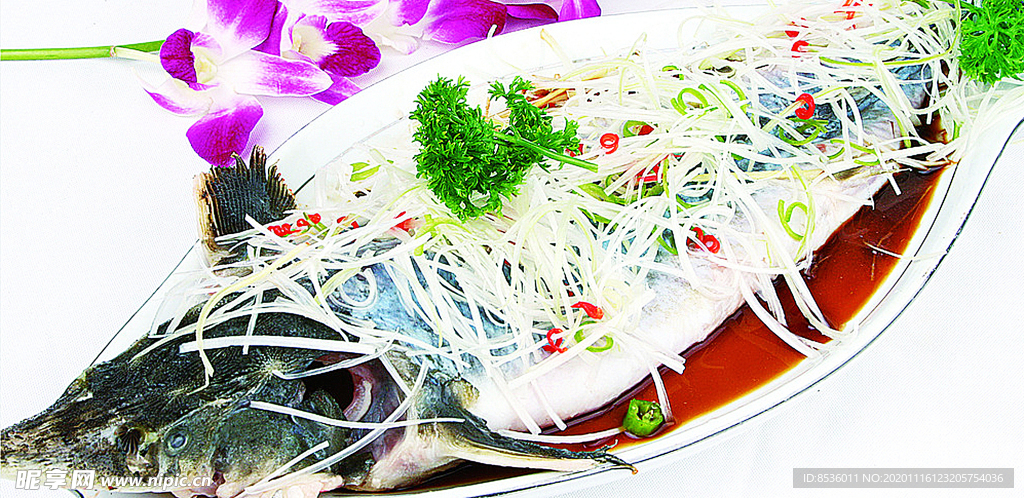 淮揚(yáng)菜清蒸中華鱘