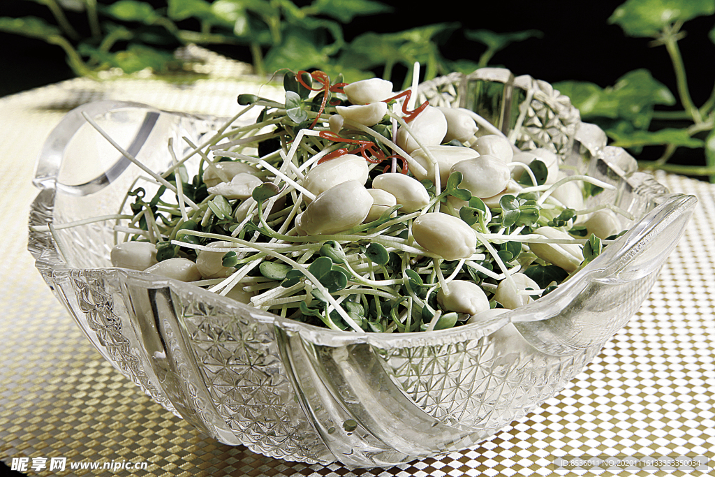 淮揚(yáng)菜香椿拌果仁