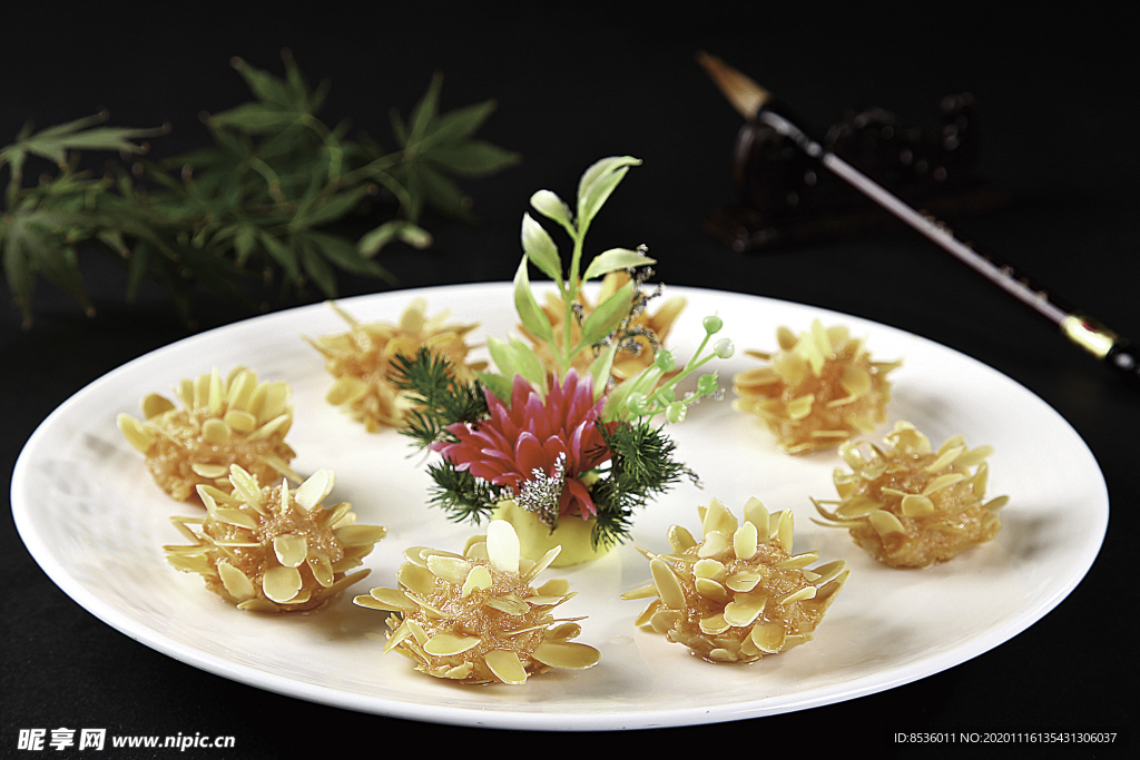 淮揚(yáng)菜杏果脆蝦球