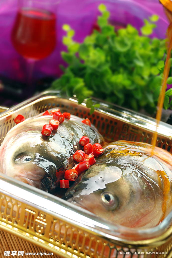 湘菜鮮蘑菇煮魚頭