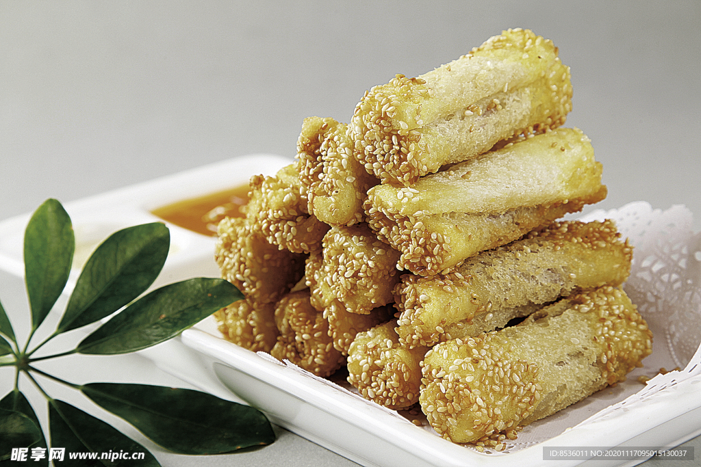 浙菜酥脆香芋卷