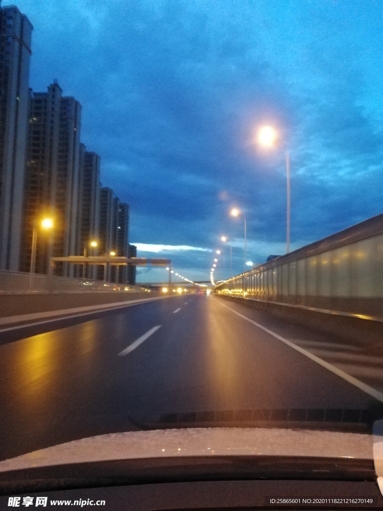 傍晚高架