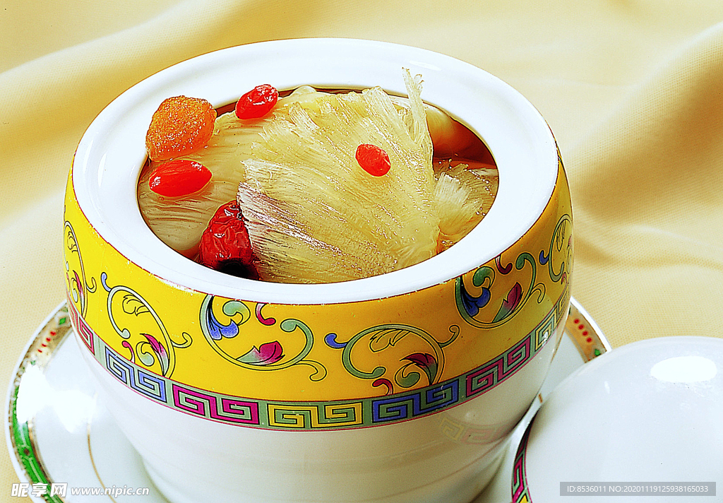 滋補花膠燉魚翅