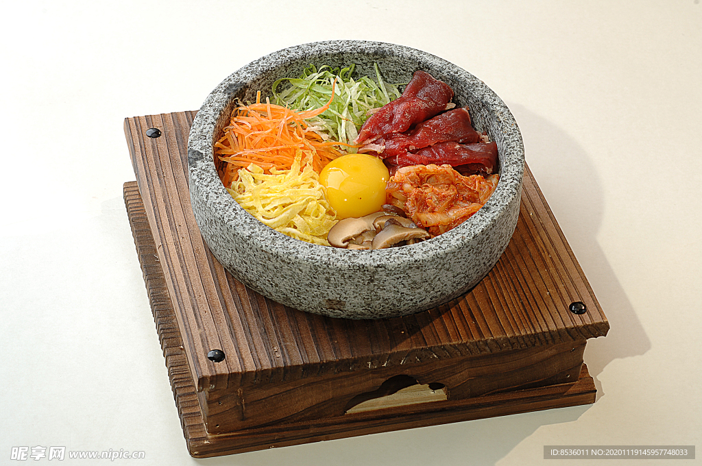 牛肉石鍋飯