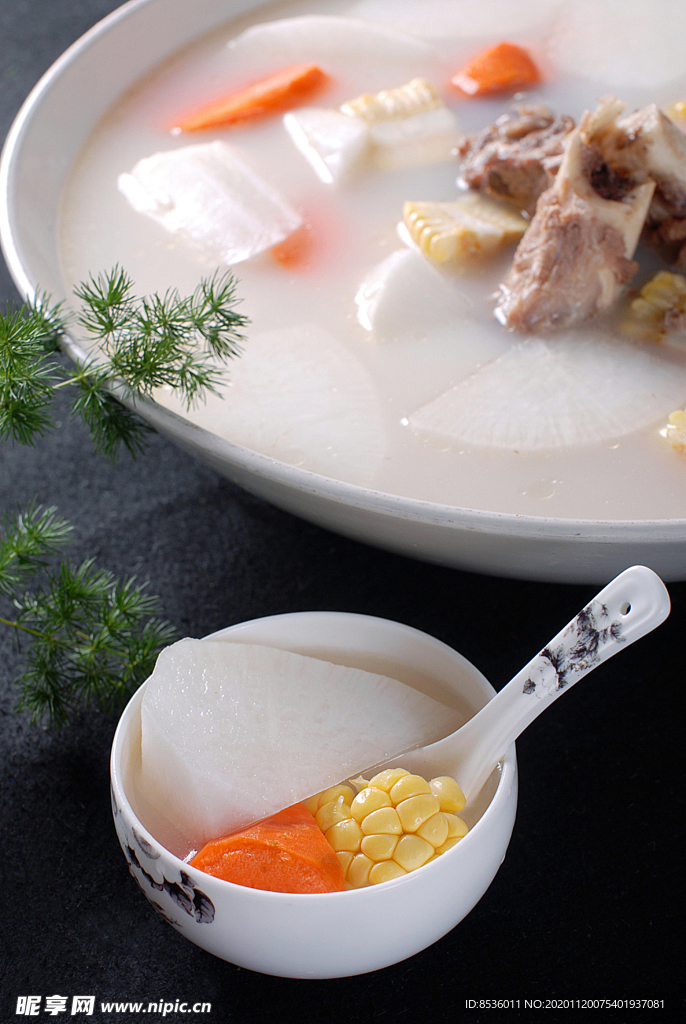 蘿卜燉大骨湯