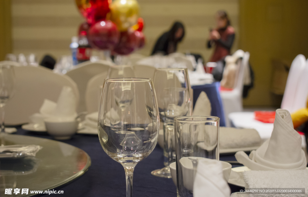 酒店酒桌
