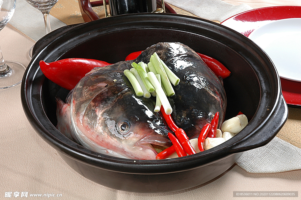 煲仔鮑汁蒜香魚頭